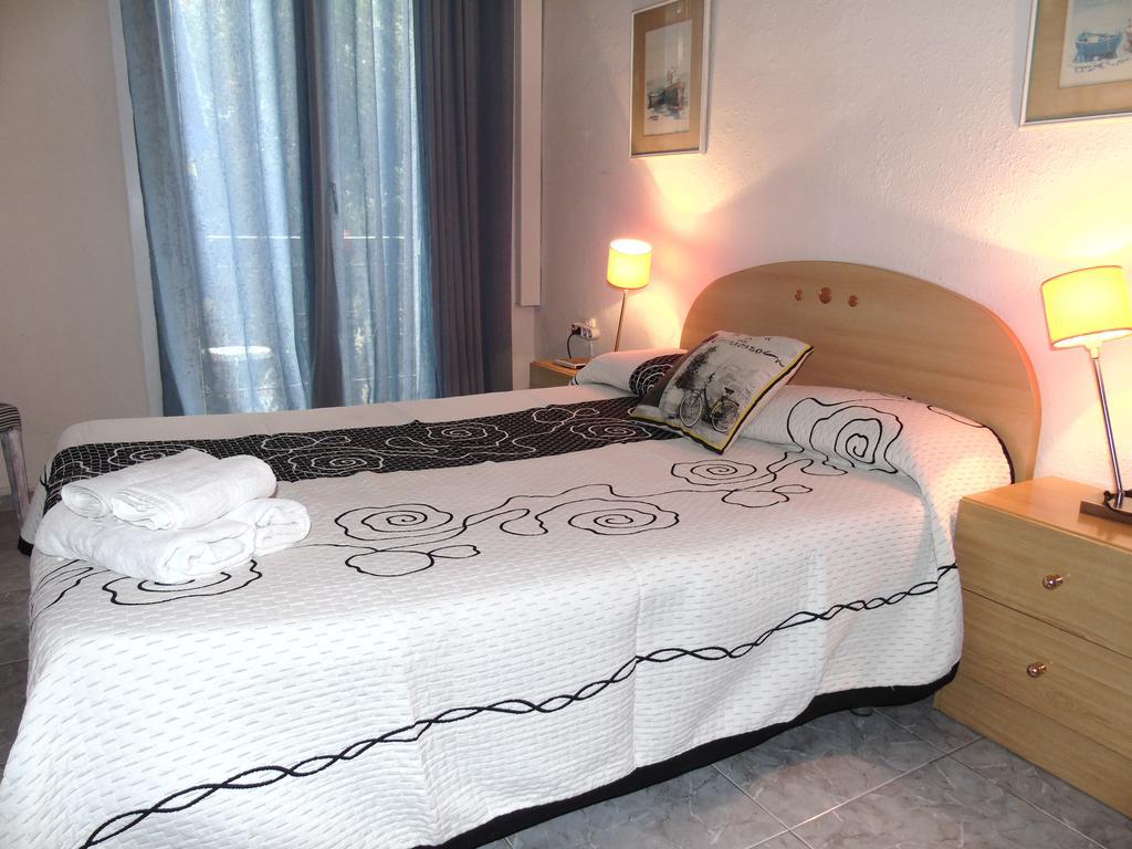 Hostal Aribau Барселона Стая снимка