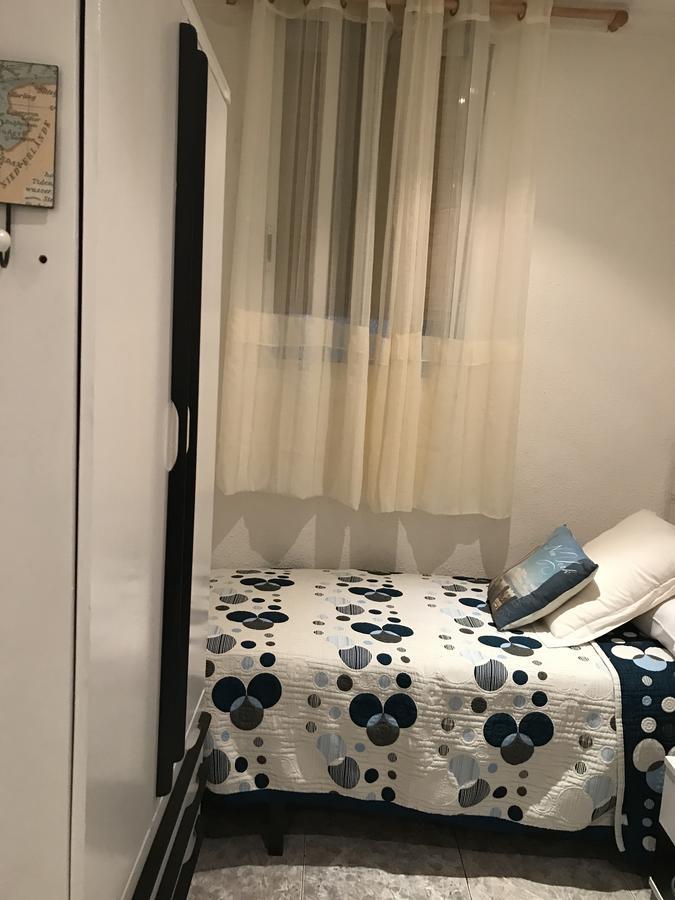 Hostal Aribau Барселона Екстериор снимка