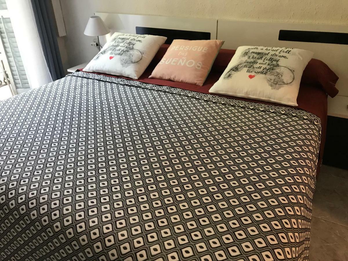 Hostal Aribau Барселона Екстериор снимка